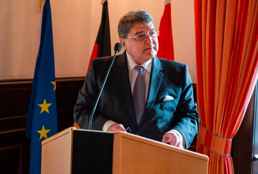 Ministrul Hurezeanu, prima reacție despre atacurile asupra românilor din Irlanda de Nord: „Revoltătoare, din păcate”