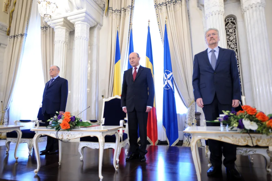 Iliescu l-a criticat pe Băsescu: „A vrut să mascheze încălcarea principiilor democrației”. Ce spune despre revizuirea Constituției