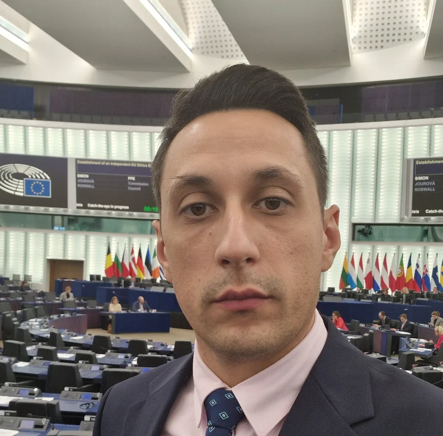 Vlad Gheorghe: „Miroase a anticipate. Este nevoie mai mult ca oricând de o mișcare reformatoare autentică”