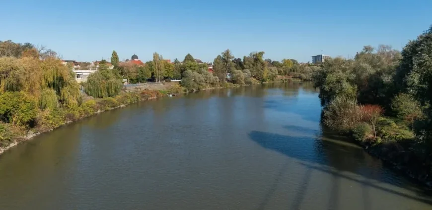 Autorităţile din Arad interzic folosirea apei din Mureş din cauza salinităţii prea mari: „Suntem în contact cu autoritățile din județele aflate în amonte”