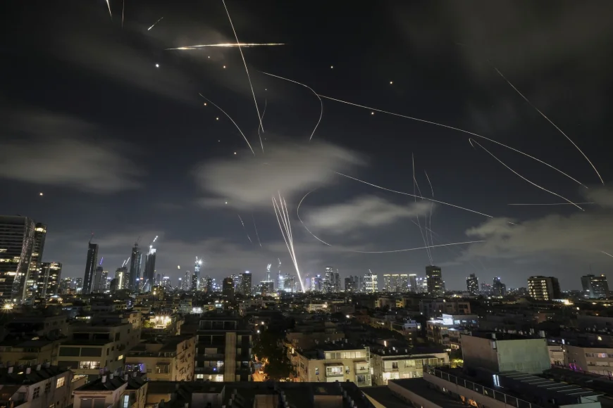 Din ce cauză scutul Iron Dome al Israelului începe să fie depășit de rachetele iraniene. Un fost oficial al serviciilor secrete are încă o veste proastă