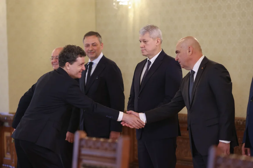 Nicușor Dan ar urma să desemneze azi premierul. Surse apropiate palatului Victoria spun că ar fi vorba despre Ilie Bolojan