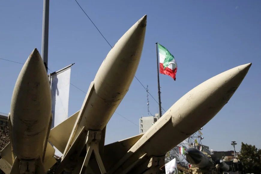 Serviciile secrete americane cred că Iranul nu a hotărât încă dacă să construiască o bombă nucleară / Un atac american poate schimba lucrurile