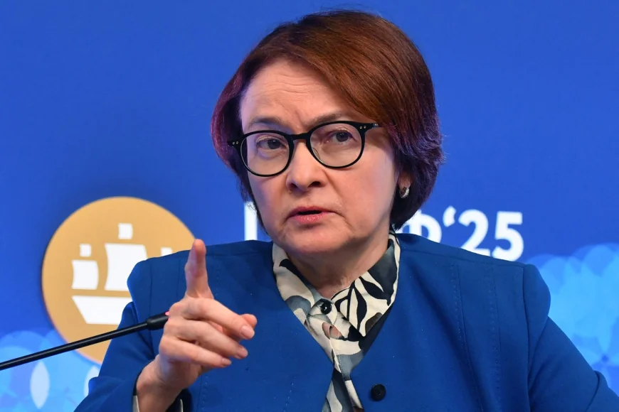 Putin cere evitarea recesiunii, dar economia Rusiei e pe marginea prăpastiei. Avertismentul dur al șefei Băncii Centrale