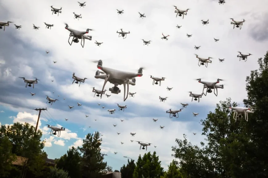 Cel mai frumos sat din Anglia, terorizat de drone. Filmează copii în grădini, localnici în baie și încearcă să intre în case: „E ca și cum ai trăi în Coreea de Nord”