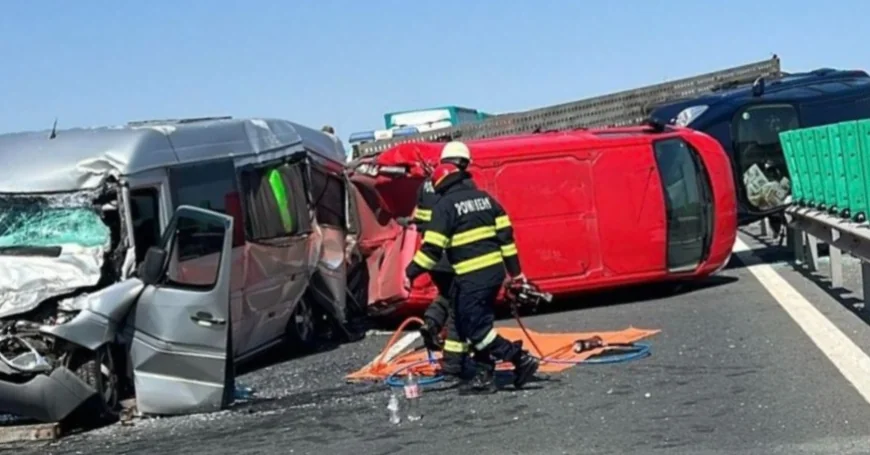 Trafic blocat pe autostrada A1, după un accident în lanț cu trei vehicule. Două persoane au fost rănite