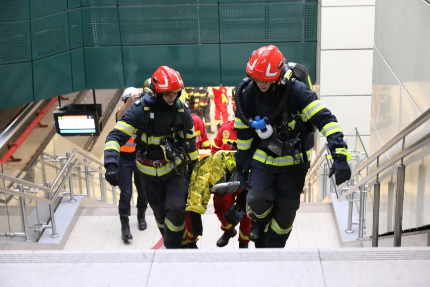 Explozie simulată la metrou, zeci de victime evacuate. Ziua a doua a exercițiului „Seism 2025”