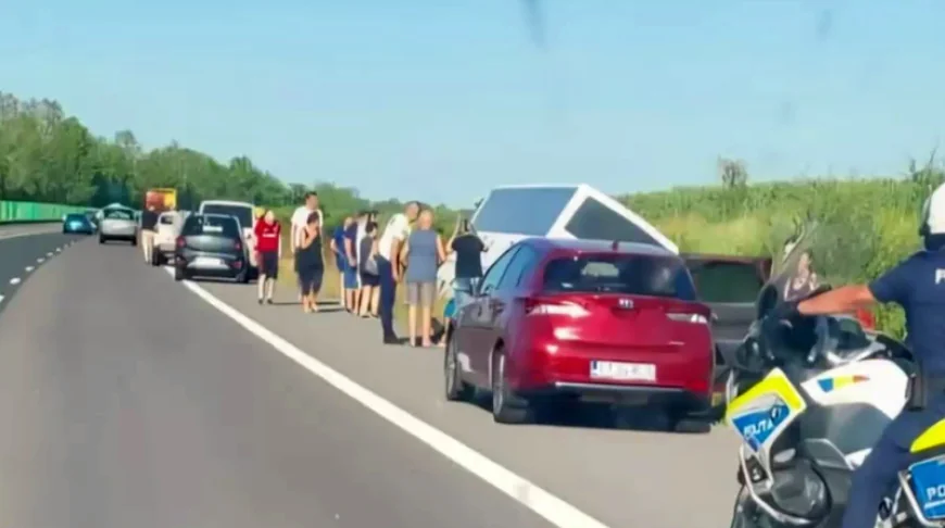 Un mort și mai mulți răniți, după ce un autocar plin cu copii s-a răsturnat pe autostrada A2. A fost activat Planul roşu de intervenţie