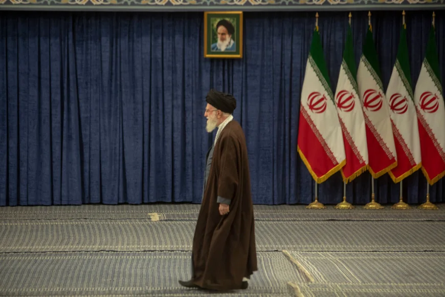 Ayatollahul Khamenei trece prin cel mai dificil moment de când e liderul religios al Iranului. „Are 86 de ani și stă într-un buncăr”