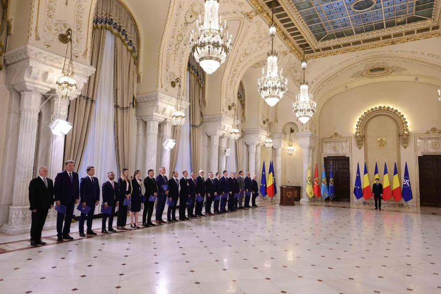 România are un nou guvern. Cabinetul Bolojan a depus jurământul și se află în prima ședință la Palatul Victoria