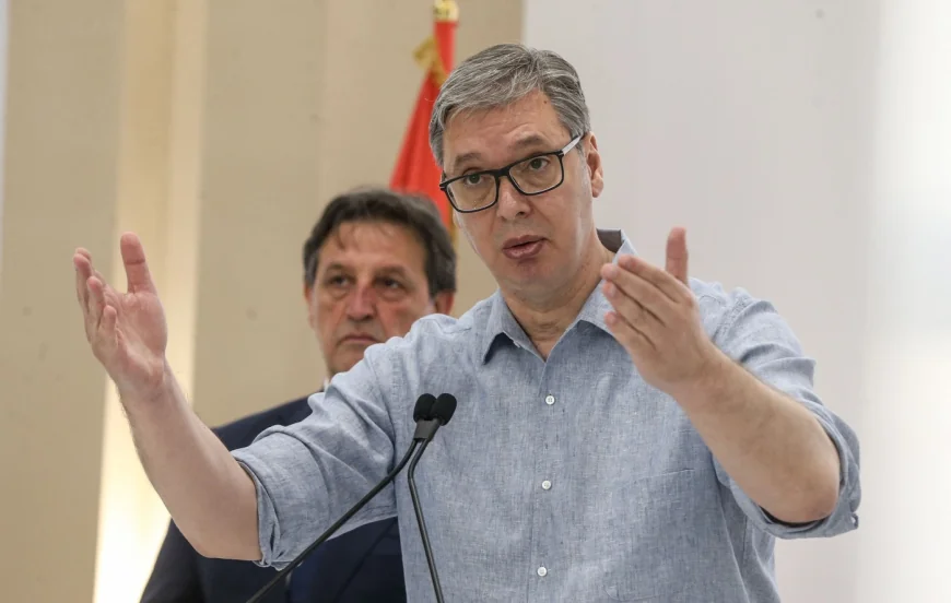 Serbia suspendă total exporturile de arme. Vucic: „Cui să trimit muniţii? În Antarctica?”