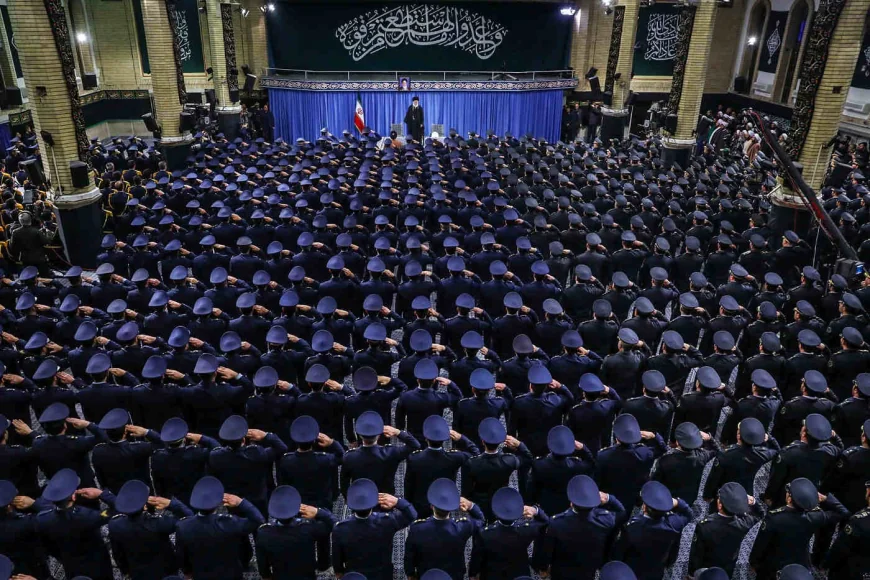 Sub presiunea războiului, liderii militari radicali preiau puterea din mâna clericilor în Iran. Care pot fi efectele schimbării la vârf