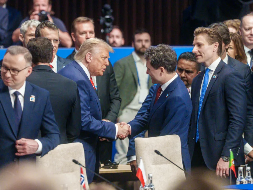 FOTO Momentul în care Nicușor Dan și Donald Trump se văd prima dată față în față, la summitul NATO de la Haga