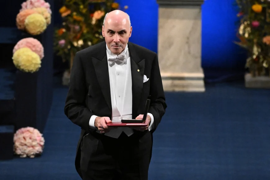 Semnal de alarmă tras de cercetătorul care a câștigat în timp record Nobelul pentru Medicină: „Mă tem că niciun vaccin nu va mai fi aprobat în Statele Unite”