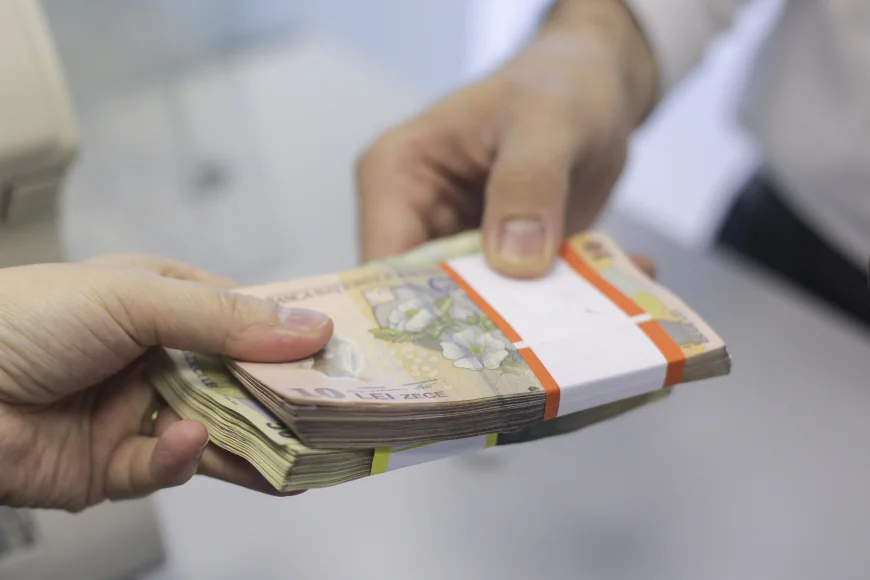 Unde se „scurg” banii de la buget. Șefi de instituții sunt plătiți cu mii de lei pentru ședințe consultative. Soluția propusă de Guvern