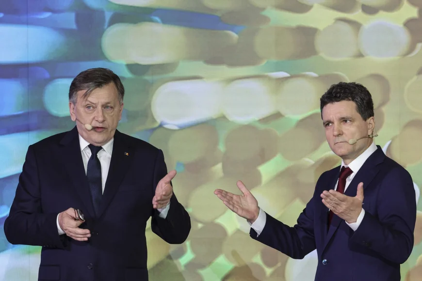 Crin Antonescu, critici pentru Nicușor Dan: „A reușit, după o pândă prelungită, să se nimerească, pentru o secundă în calea lui Trump”