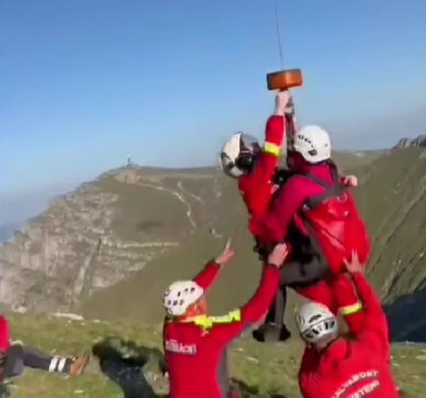 O turistă care s-a accidentat pe un traseu din Munții Bucegi a fost preluată cu un elicopter SMURD