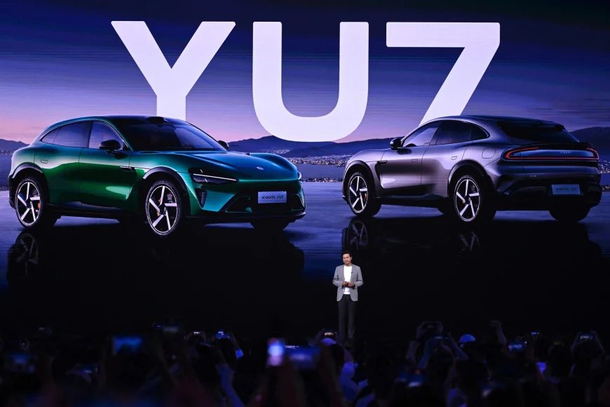 FOTO Cât costă și cum arată noua mașină cu care Xiaomi vrea să concureze Tesla pe cea mai mare piată auto din lume, mai ieftină decât Model Y