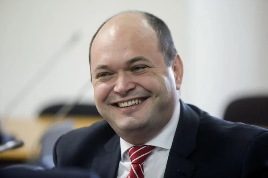 Cine este Ionuț Dumitru, primul consilier onorific al premierului Ilie Bolojan. Ce spunea despre numărul de bugetari din România