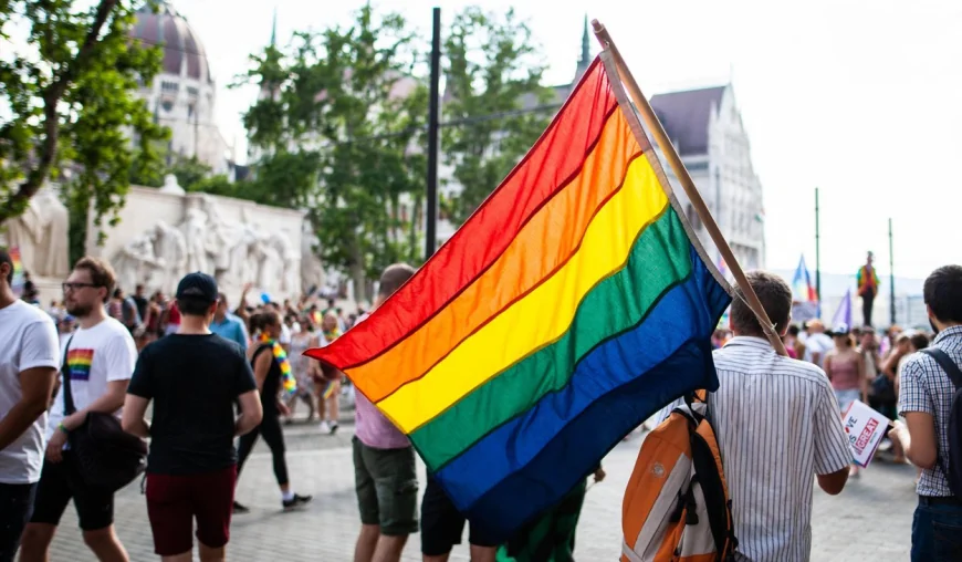 Marşul Gay Pride de la Budapesta, interzis de guvern, a reunit cea mai numeroasă participare de până acum