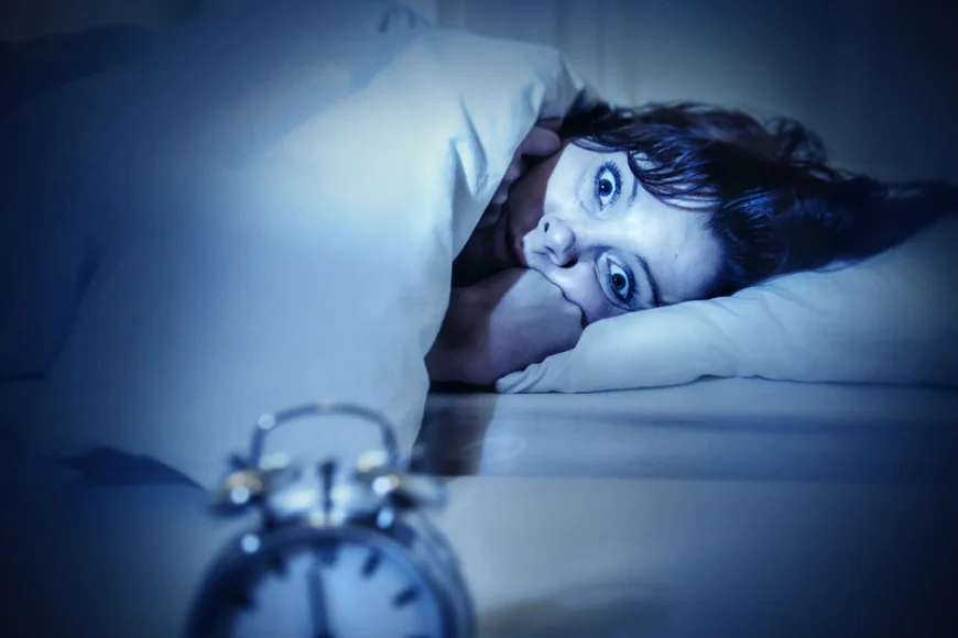 „De la 13 ani, fiica mea are insomnie cronică. Au urmat depresia, terapia, pastilele…”