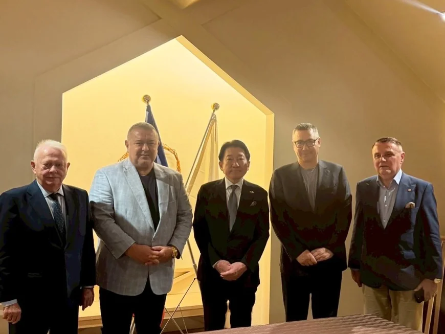 Controversă legată de trimișii României la Osaka 2025. Victor Hrebenciuc și Victor Ponta, printre cei ajunși în Japonia