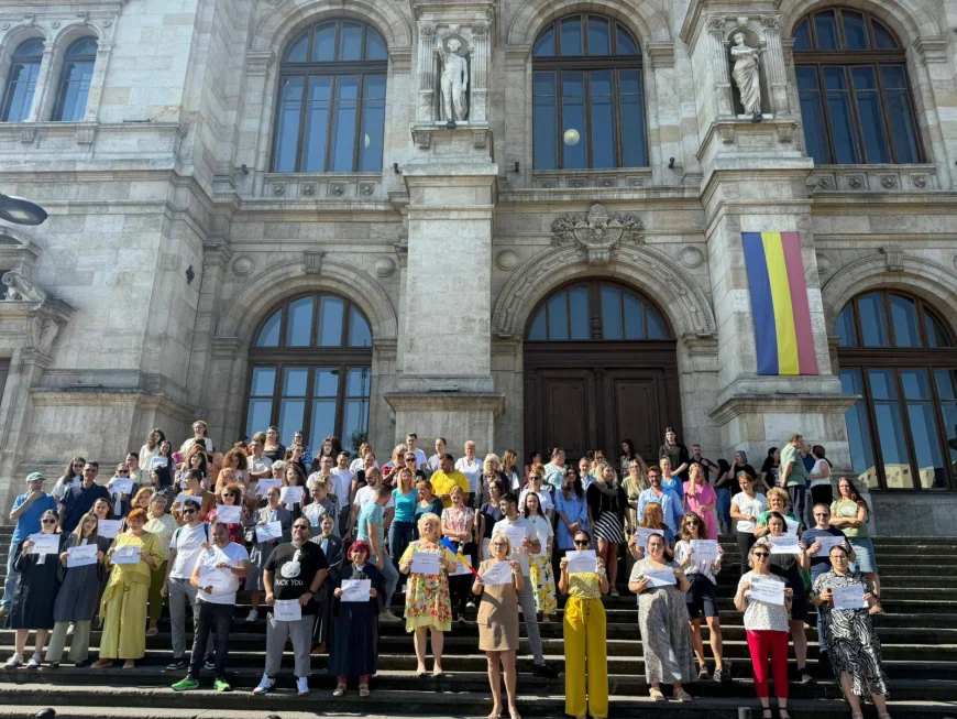 Zeci de grefieri protestează la instanțe și parchete din București, după eliminarea sporului pentru condiții grele de muncă. „Refuzăm umilința”
