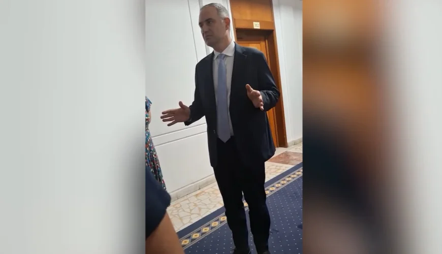 VIDEO. Protest în Ministerul de Finanțe, angajații s-au dus la biroul ministrului Nazare: „Situația e chiar gravă” / Noi proteste și în sedii ANAF din țară / Sindicat: „Noi vrem și putem să fim o instituție de siguranță națională!”