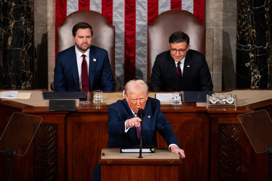 Megaproiectul de lege al lui Trump privind reducerea impozitelor și cheltuielile publice a trecut, la limită, de Senat. Cui i-a aparținut votul decisiv
