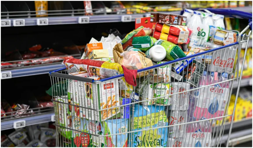 Au golit rafturile unui supermarket şi au fugit cu prada de peste 3.600 de lei. Trei hoţi din Reşiţa, în arest