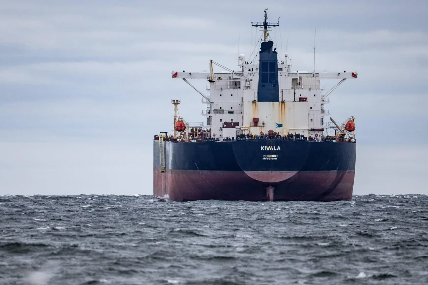 Flota "fantomă" a Rusiei ar avea 900 de nave. Este folosită şi de Iran, şi Coreea de Nord