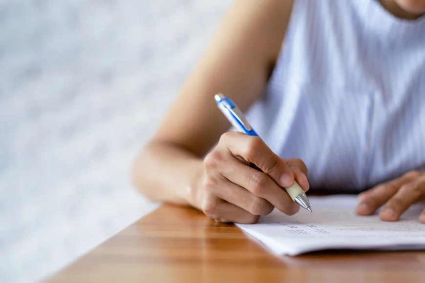 Model de cerere pentru contestații la Evaluarea Națională 2025. Ce se întâmplă dacă diferența de notare este mai mare de 1 punct