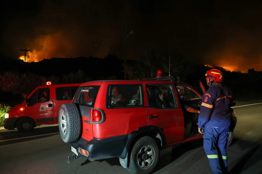 Incendii în Creta și Halkidiki, unde turiști români se află în vacanță. Sute de pompieri se luptă cu flăcările