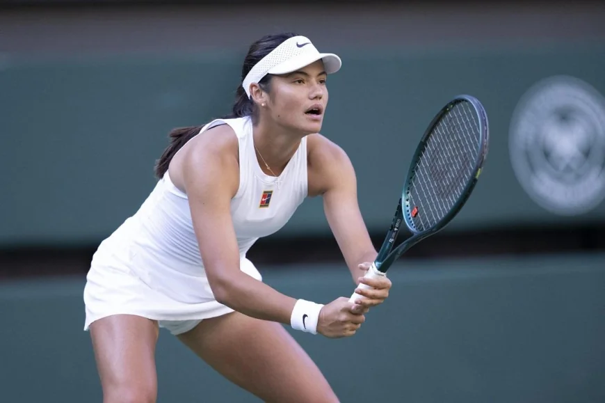 Emma Răducanu accede în turul III la Wimbledon, în ciuda problemelor personale şi de sănătate avute