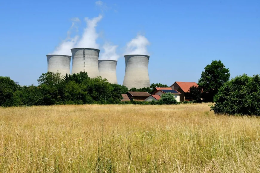 Franța și Elveția închid centrale nucleare din cauza caniculei. Apa râurilor, prea caldă pentru răcire