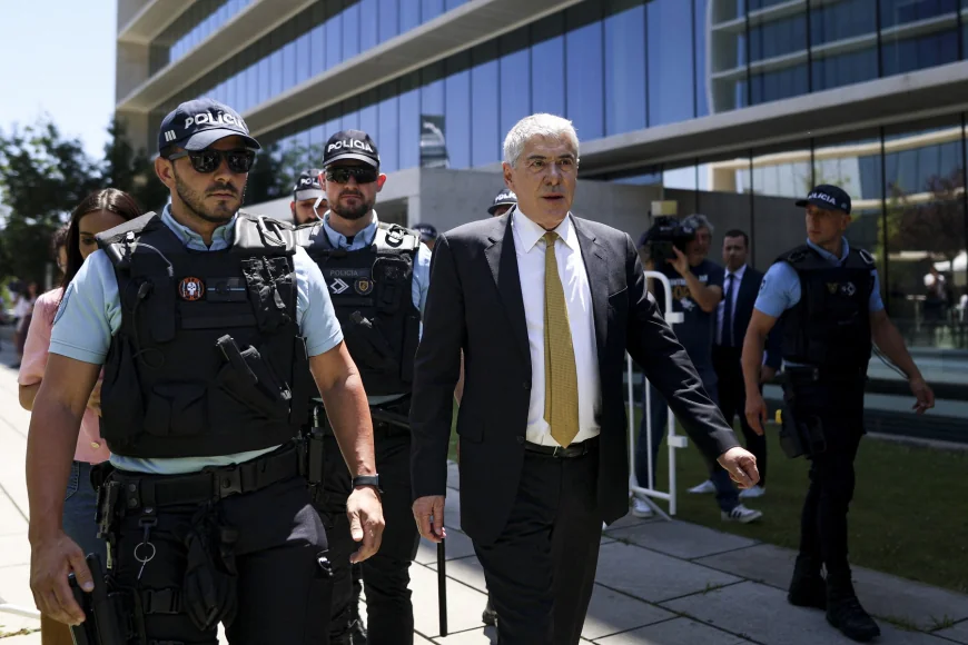 „Procesul secolului” în Portugalia: Fostul premier Jose Socrates dă socoteală pentru averea strânsă în timpul mandatului, după mai bine de 10 ani de tergiversări