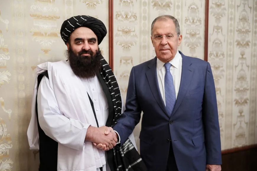 Rusia a devenit primul stat care recunoaște guvernul taliban din Afganistan. „O nouă etapă de relații pozitive și respect reciproc”