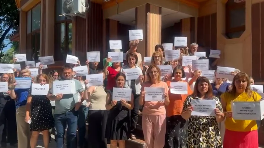 Protest al angajaților de la casele de pensii: Plafonarea sporului "de antenă" este un afront