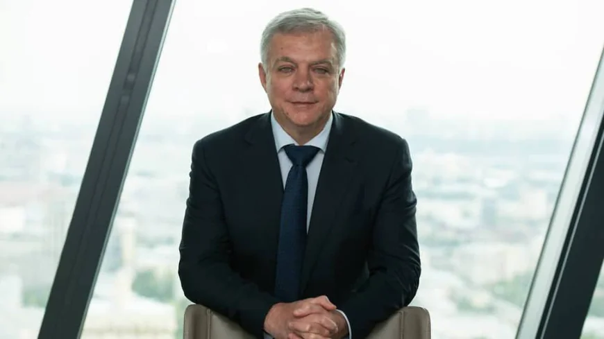 Rusia: Vicepreşedintele unei companii de conducte petroliere a murit după ce a căzut pe fereastră. O lungă listă de morți misterioase