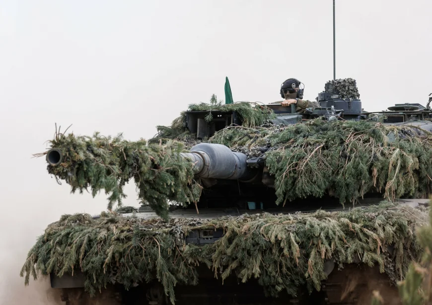 Germania se pregătește să comande 3.500 de tancuri și vehicule blindate, pentru a consolida brigăzile NATO (Bloomberg)