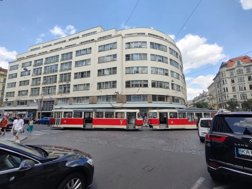 Pană masivă de curent în Republica Cehă. Mai multe linii de tren, metrou și tramvai au fost afectate