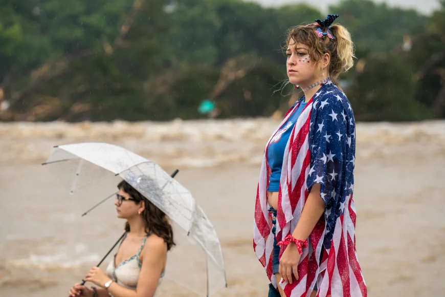 Inundații-fulger în Texas: 24 de morți și 23 de fete dintr-o tabără de vară date dispărute / „S-a întâmplat foarte repede”, spun autoritățile, dar fuseseră avertizate