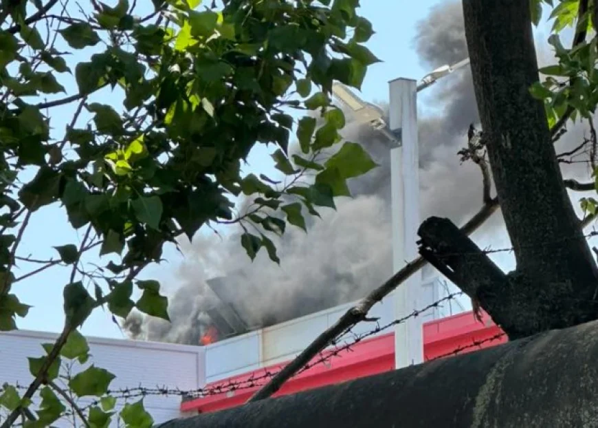 Incendiu la terasa mall-ului AFI Palace Cotroceni. „Au fost alertate 10 autospeciale de stingere și cinci echipaje SMURD”