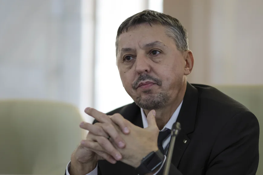Sute de posturi din învățământ vor fi eliminate, anunță ministrul Educației. Care este categoria vizată