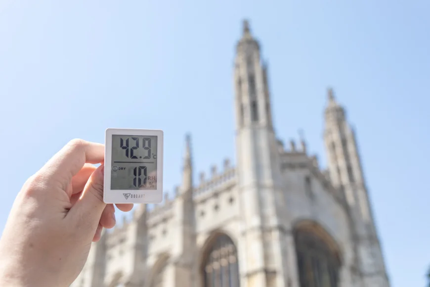 Val sufocant de caniculă peste Europa: 40 de grade la umbră. Pene de curent în Cehia, incendii de vegetație în Grecia, Turcia și Spania