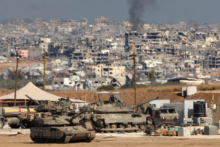Noi atacuri israeliene în Fâșia Gaza. Benjamin Netanyahu discută luni, la Washington, cu Donald Trump un plan de încetare a focului
