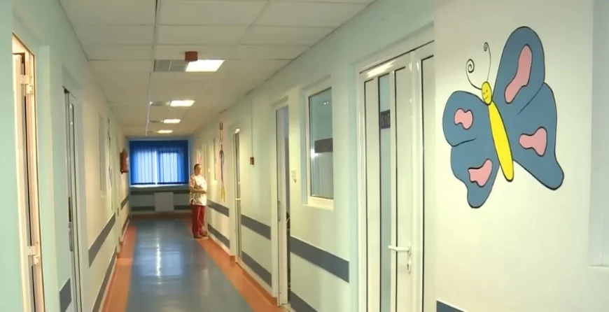Scandal la Spitalul „Marie Curie” din Capitală. Agent de pază, acuzat că a lovit un bărbat și a folosit spray lacrimogen