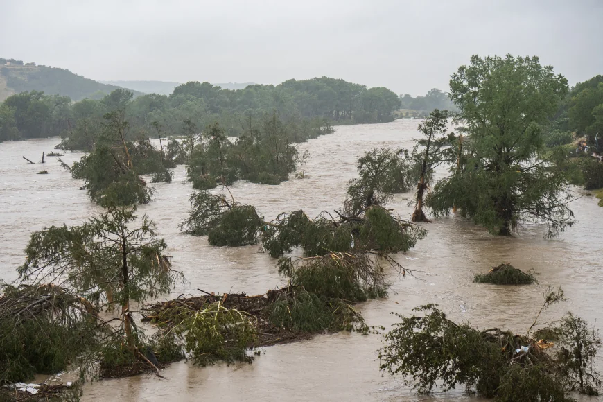 Furtuna tropicală Chantal a lovit estul Statelor Unite. Risc major de viituri, populația a fost alertată