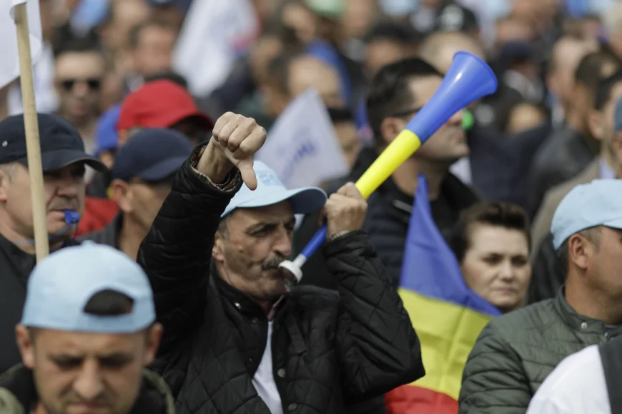 Propunerea sindicaliștilor: bani de la buget pentru partide, doar în anii în care România se încadrează în ținta de deficit