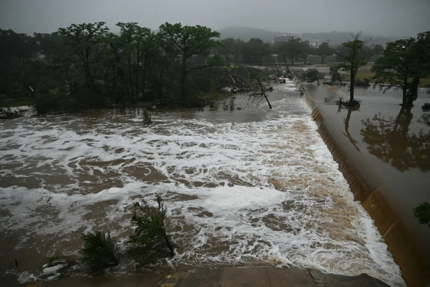 Bilanţul dezastrului din Texas a crescut la 68 de morţi. Sunt căutate în continuare 11 fete din tabăra luată de viitură